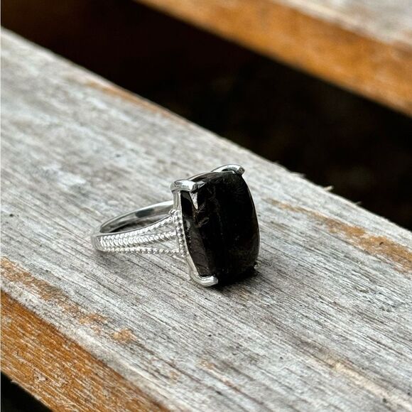New in box! Shungite Matrix Stone Ring in Silver Size 6 - Picture 1 of 8